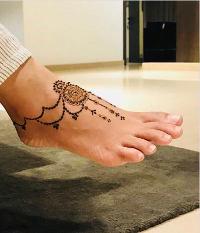 Anklet mehendi designs for brides