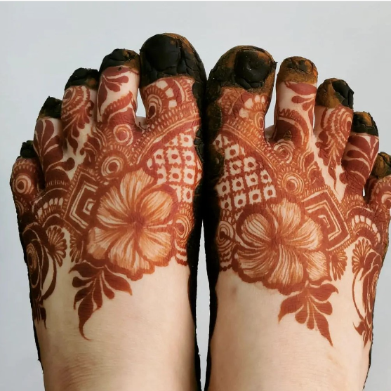 Floral mehendi designs for feet