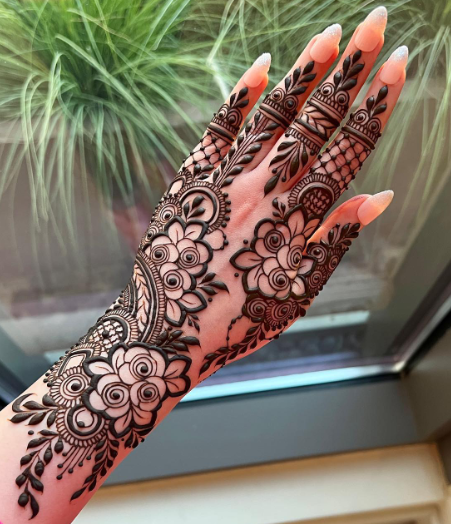 flower motif mehendi designs