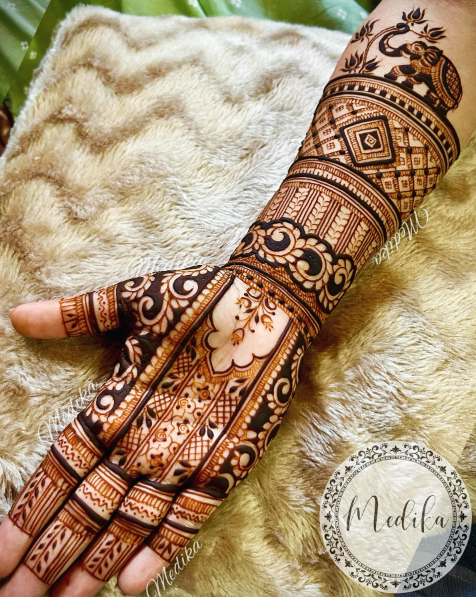 Geometric mehendi designs