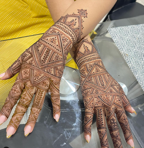 Geometric mehendi designs for bride