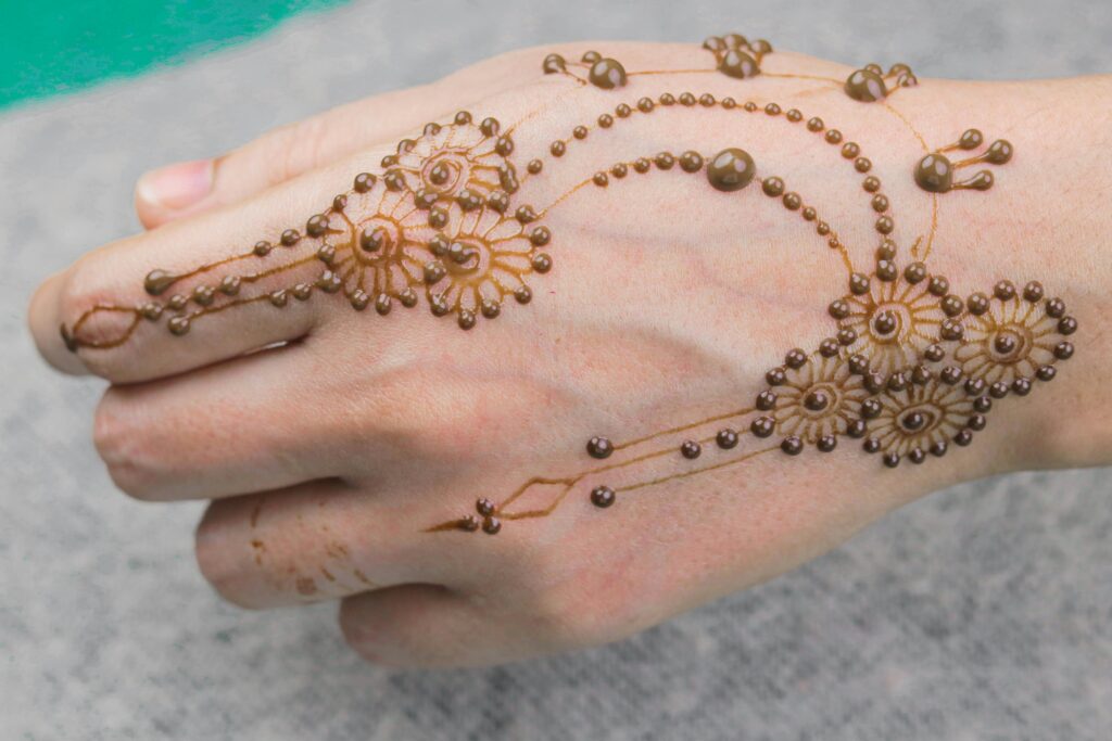 haathphool mehendi designs