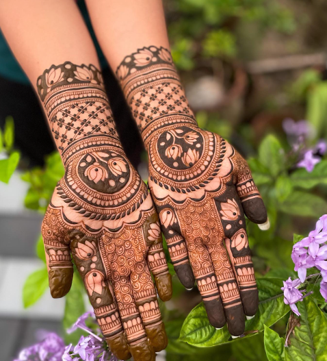 simple and minimalist mehendi designs