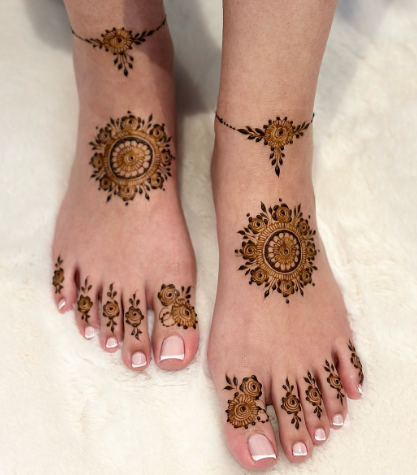 Mandala mehendi designs for feet of bride