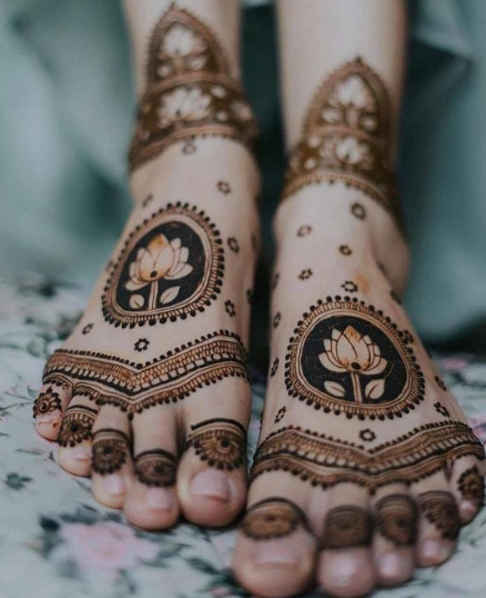 Mandala feet mehendi designs