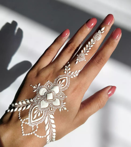 White mehendi designs for ladies