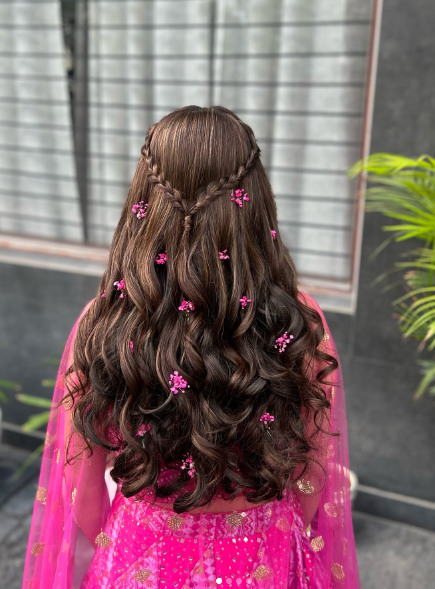 open hair floral hairstyle for bride