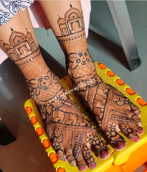 Elephant motif mehndi for leg