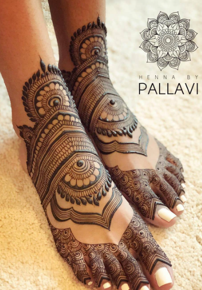 Geometric Mehndi designs for feet