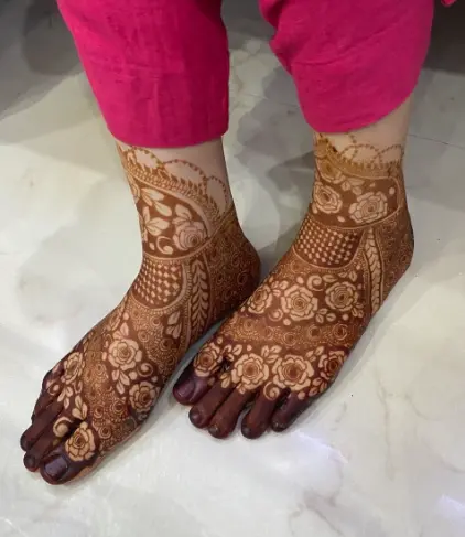 Floral Mehndi designs for foot