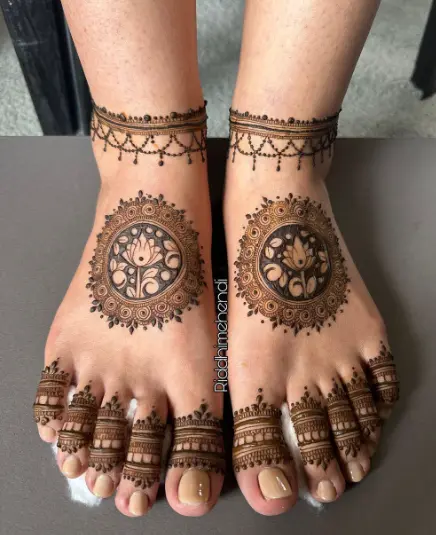 Mandala mehndi designs for feet